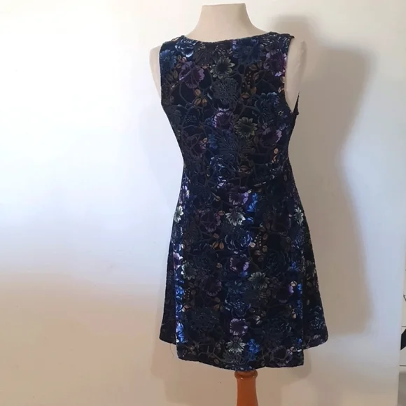 Caroline Morgan Size 12 Velvet Feel Purple Floral Dress - Picture 4 of 8
